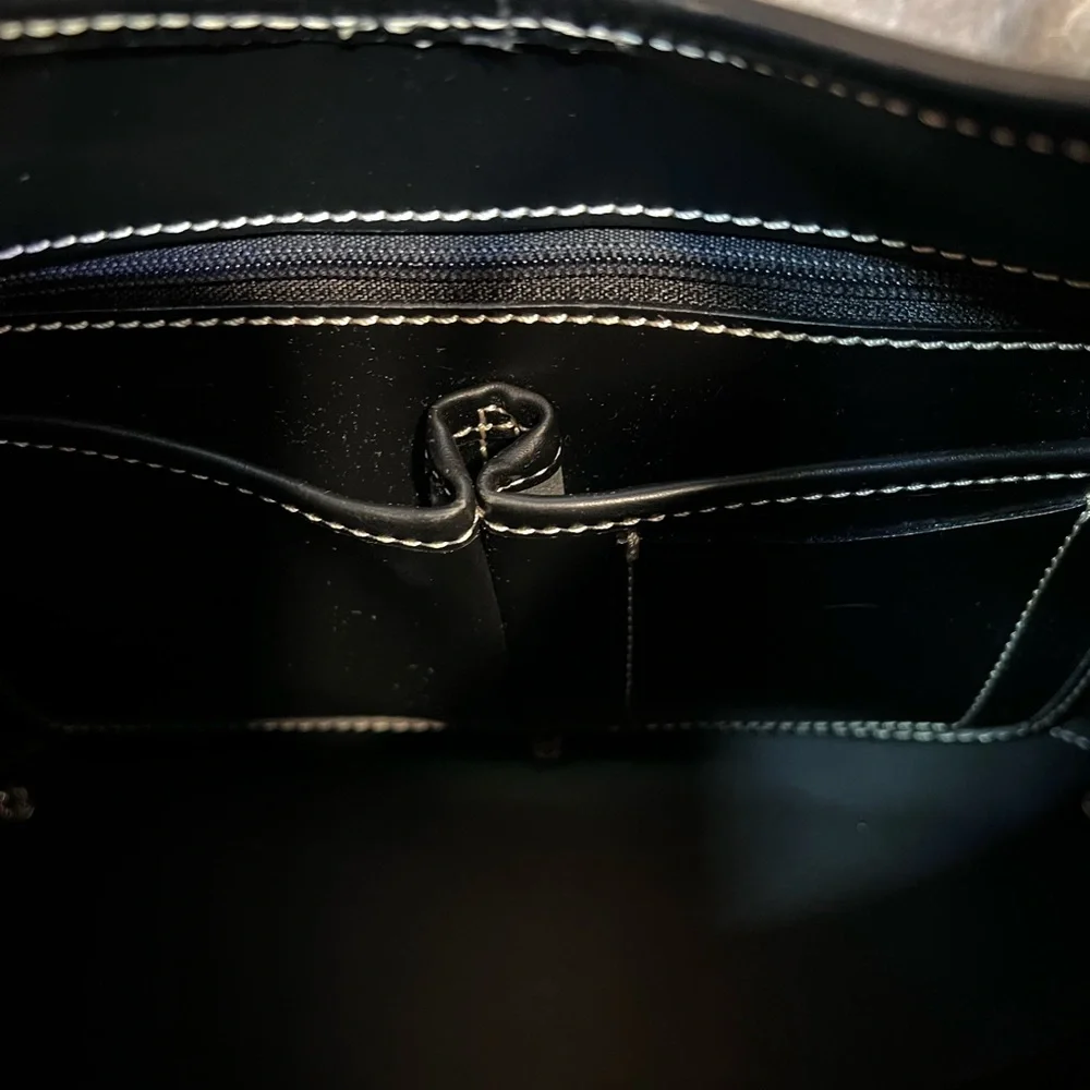 Dooney & Bourke Signature Shoulder Bag black❤️Like New😍😍😍 - Picture 7 of 11
